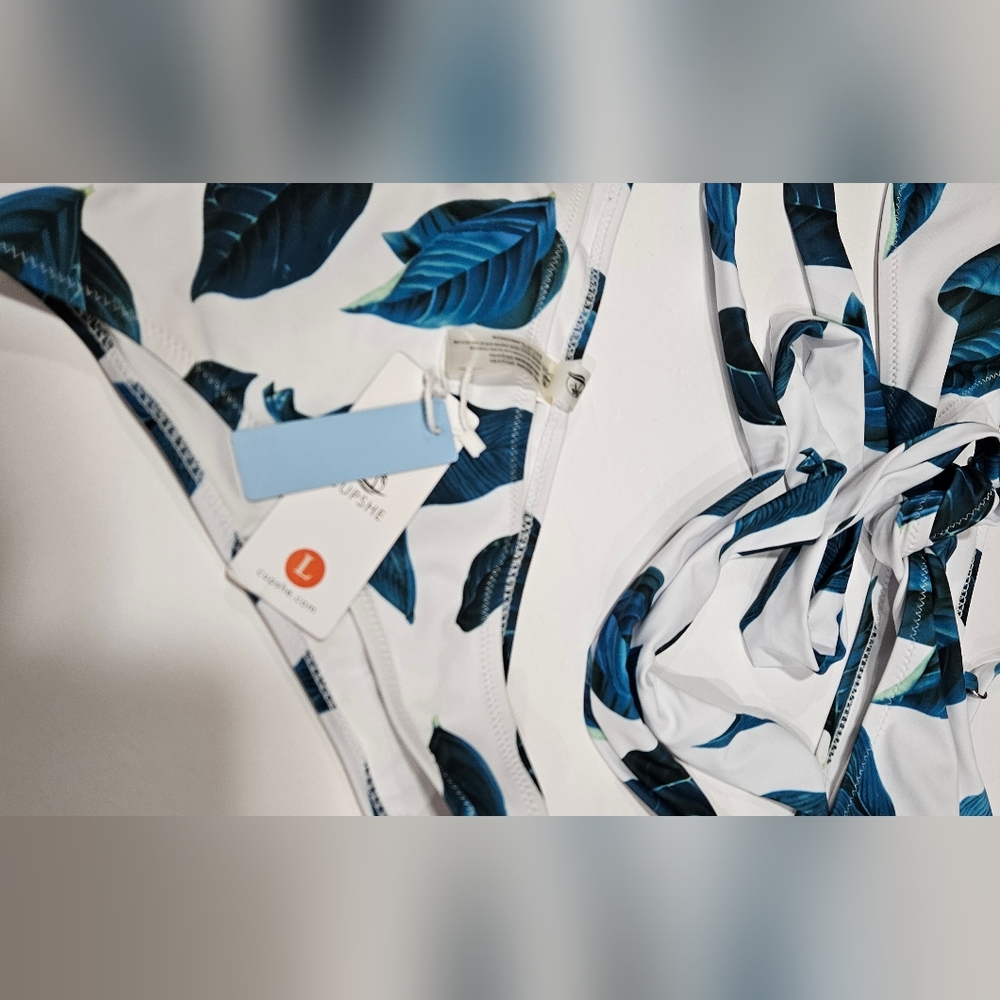 NWT Cupshe Blue Leaf Print Bikini Set Sze L - Picture 3 of 4